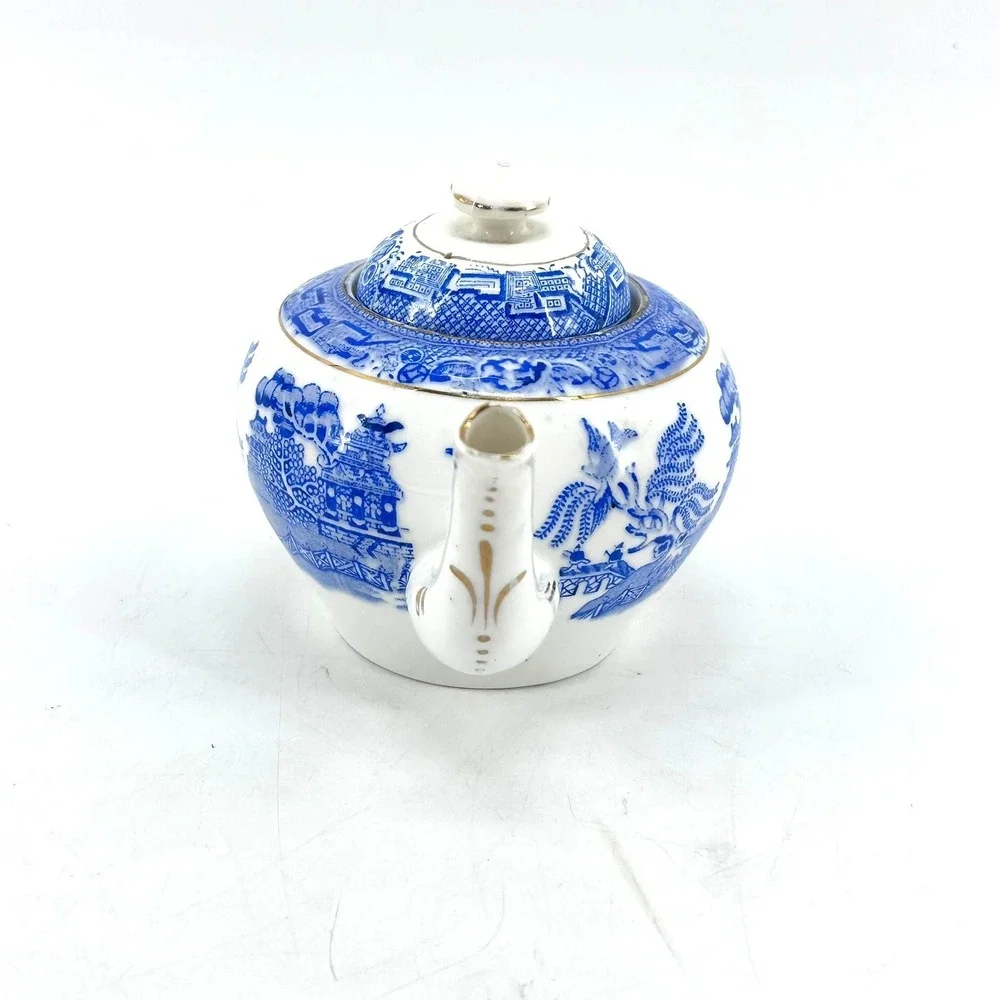 Royal Grafton Blue Willow Bone China Teapot Gold Trim England Pagoda Vintage